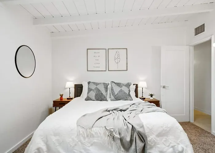 Spacious Family Getaway-pet Friendly Holiday home *