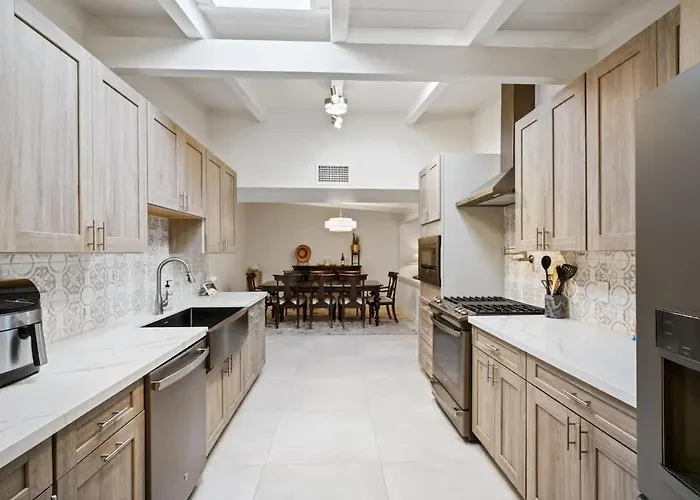 Spacious Family Getaway-pet Friendly Holiday home *