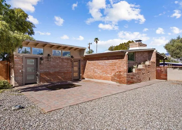 Spacious Family Getaway-pet Friendly Tucson