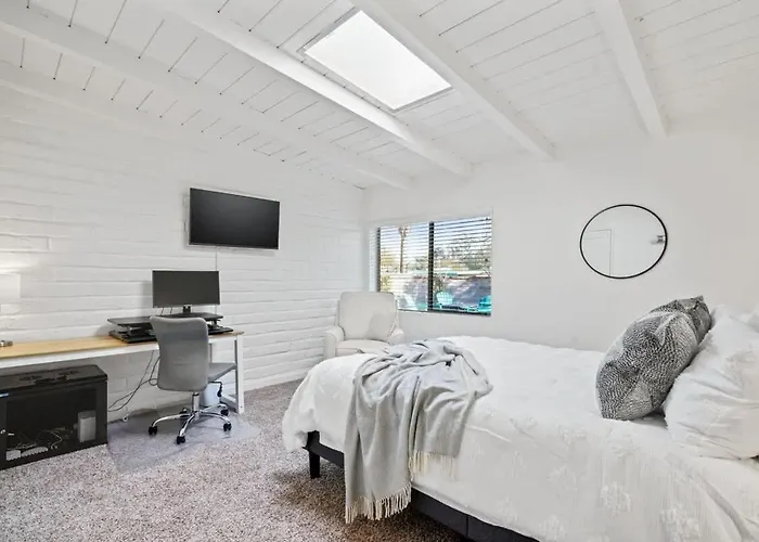 Spacious Family Getaway-pet Friendly *