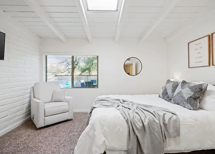 Spacious Family Getaway-pet Friendly